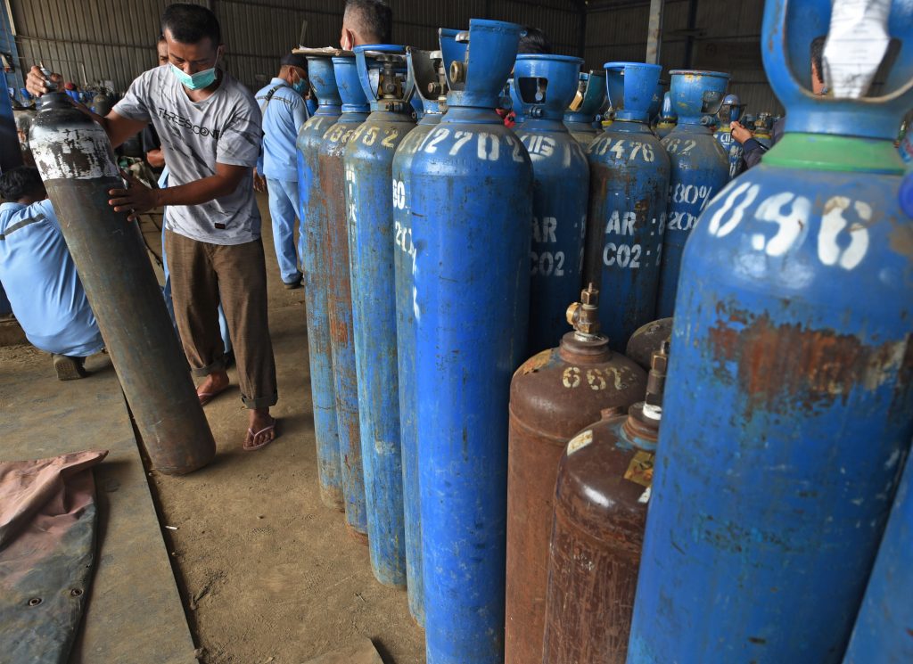 Medical Workers Arrested For Stealing Oxygen Cylinders From Jinja Regional Referral Hospital