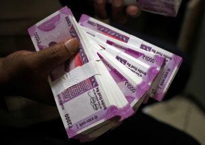 India To Withdraw 2000-Rupee Notes From Circulation